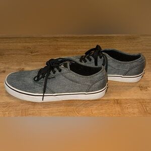 Men’s Sz 10 Black/Gray VANS. Great Condition!